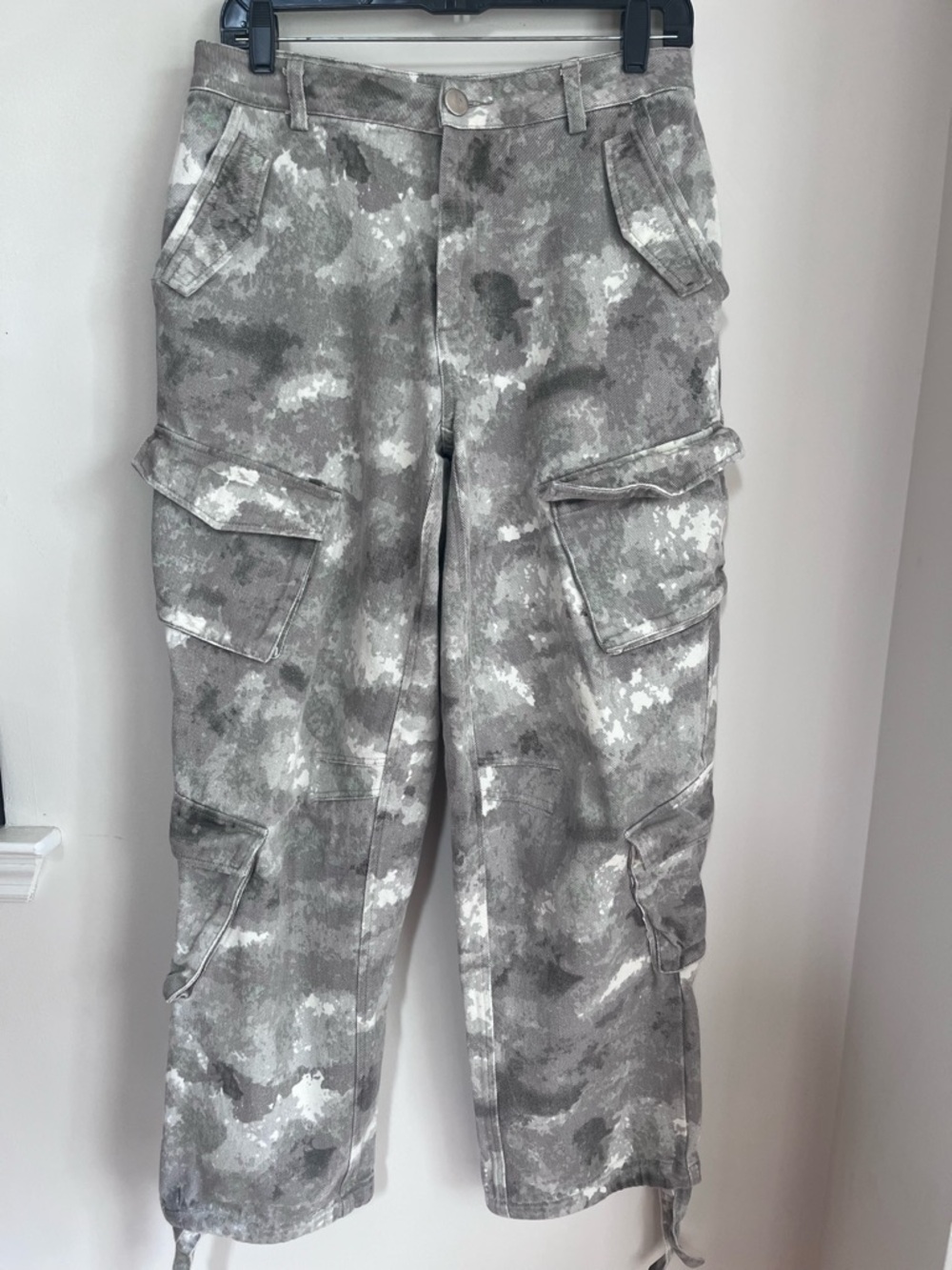 Maniere De Voir Grey Camouflage Cargo Pants